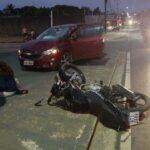 JI-PARANÁ-MOTOCICLISTA É ARREMESSADA CONTRA PARA-BRISA DE ONIX EM BATIDA VIOLENTA NA AVENIDA BRASIL