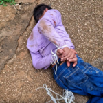Homem acusado de furtar bicicleta é amarrado e surrado por populares