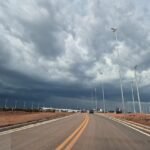 ALERTA DE TEMPESTADE: INMET PREVÊ VENTOS DE ATÉ 100 KM/H E RISCO DE GRANIZO